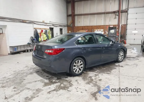 2017 Subaru Legacy 2.5I z USA, uszkodzony, nr VIN 4S3BNAB6XH3008957